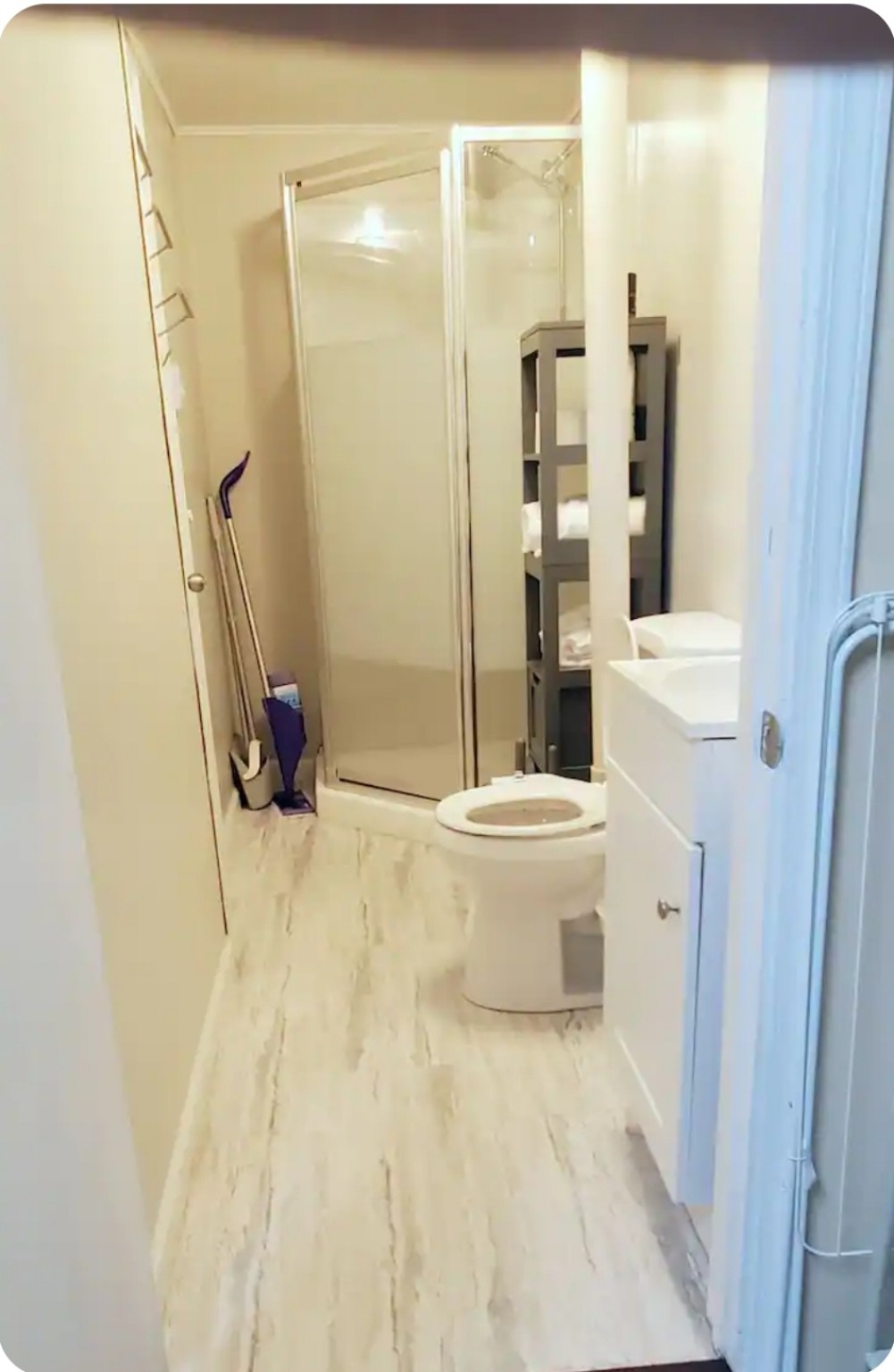 Studio bathroom